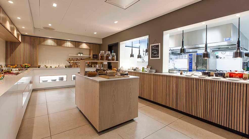 Comfort Hotel Victoria Floro Luaran gambar